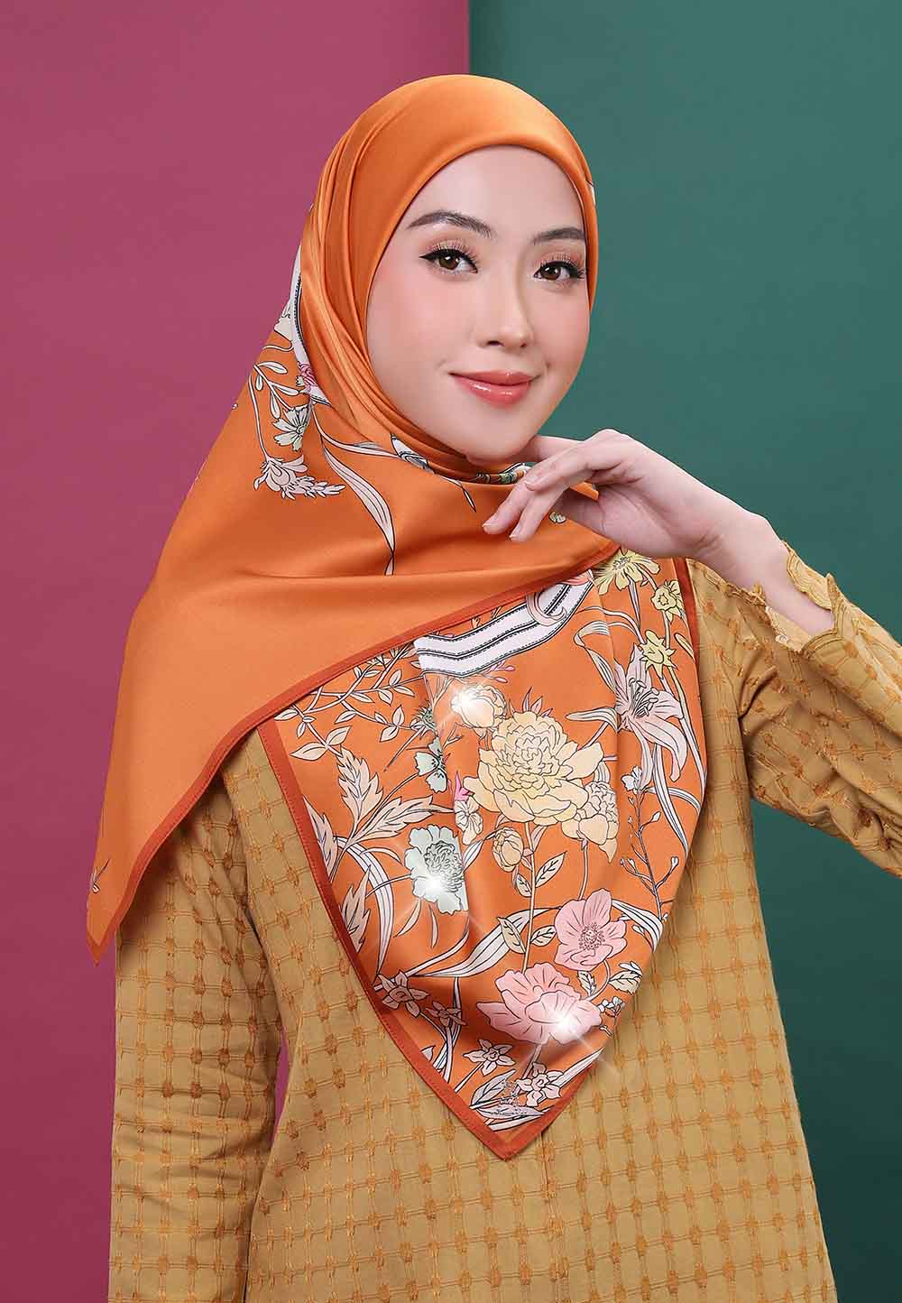 OLIVIA IN ORANGE (DIAMOND)